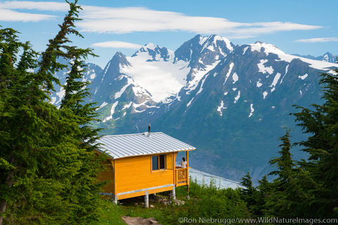 Spencer Glacier Cabin