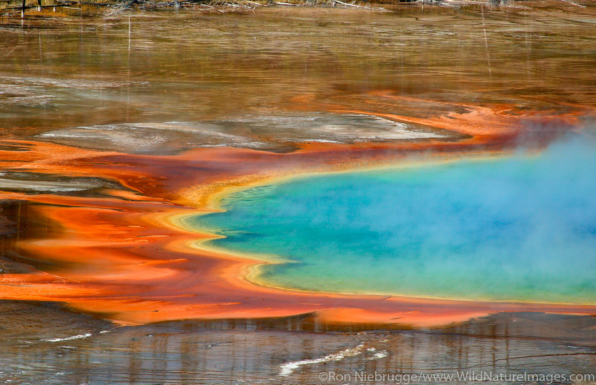 Grand Prismatic Spring, Midway Geyser Basin, Yellowstone National Park, Wyoming.