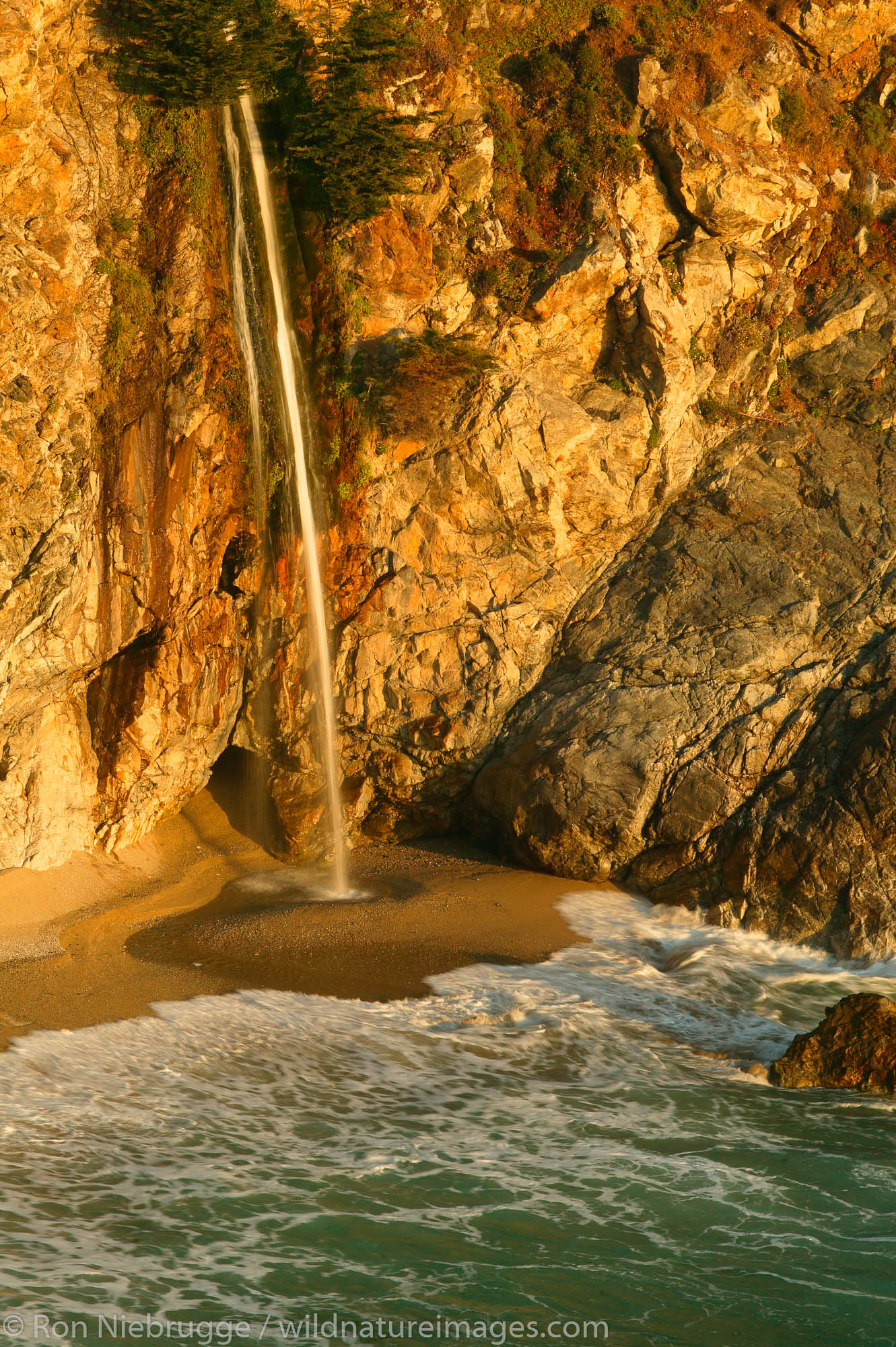 Mc Way Creek Falls at Julia Pfeiffer Burns State Park, Central Coast, Big Sur, California.