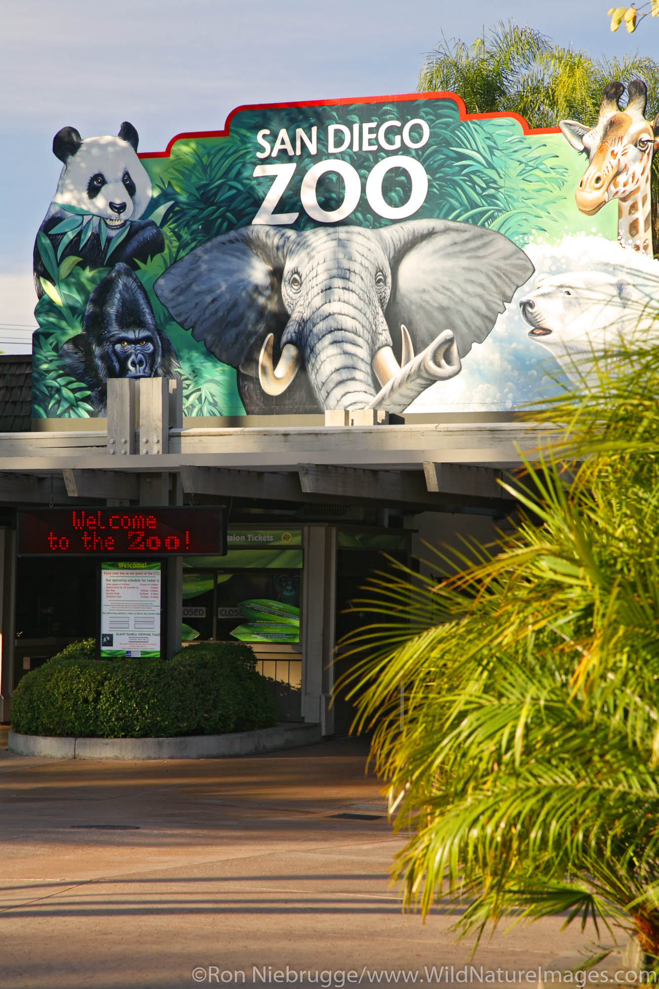 Entrance to the San Diego Zoo, Balboa Park, San Diego, California.