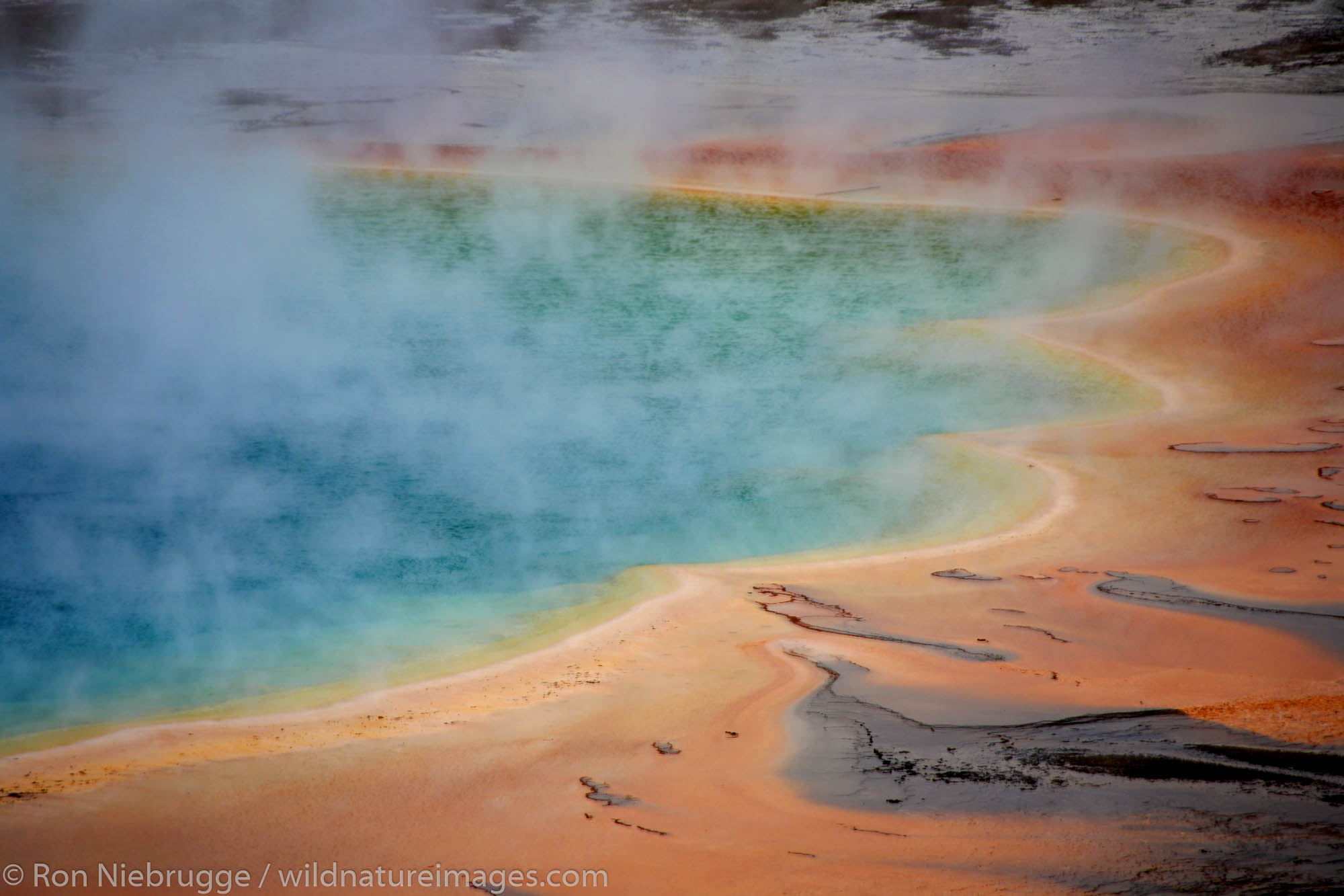 Grand Prismatic Spring, Midway Geyser Basin, Yellowstone National Park, Wyoming.