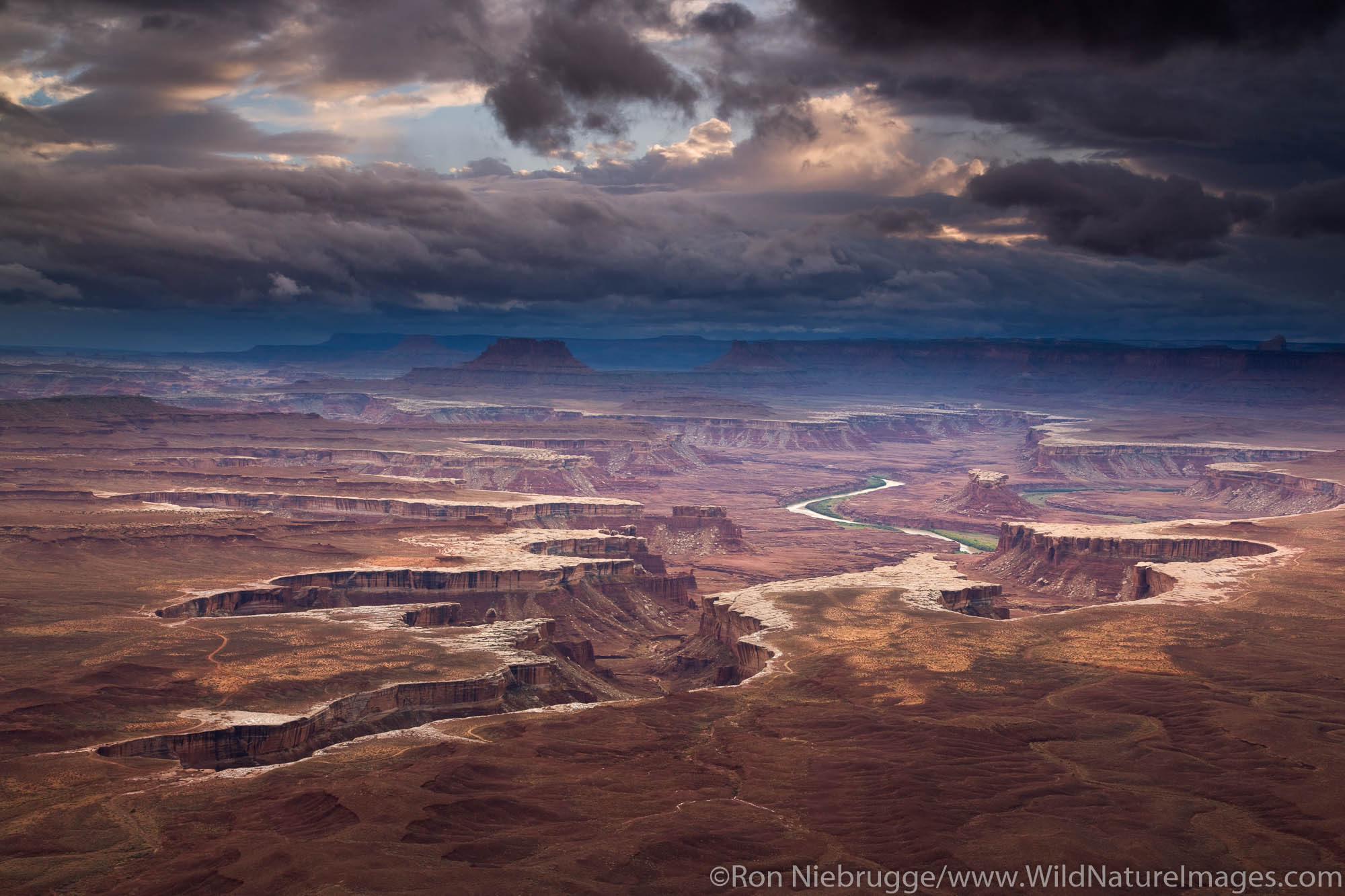 Green River Overlook, Island in the Sky District, Canyonlands National Park, near Moab, Utah.