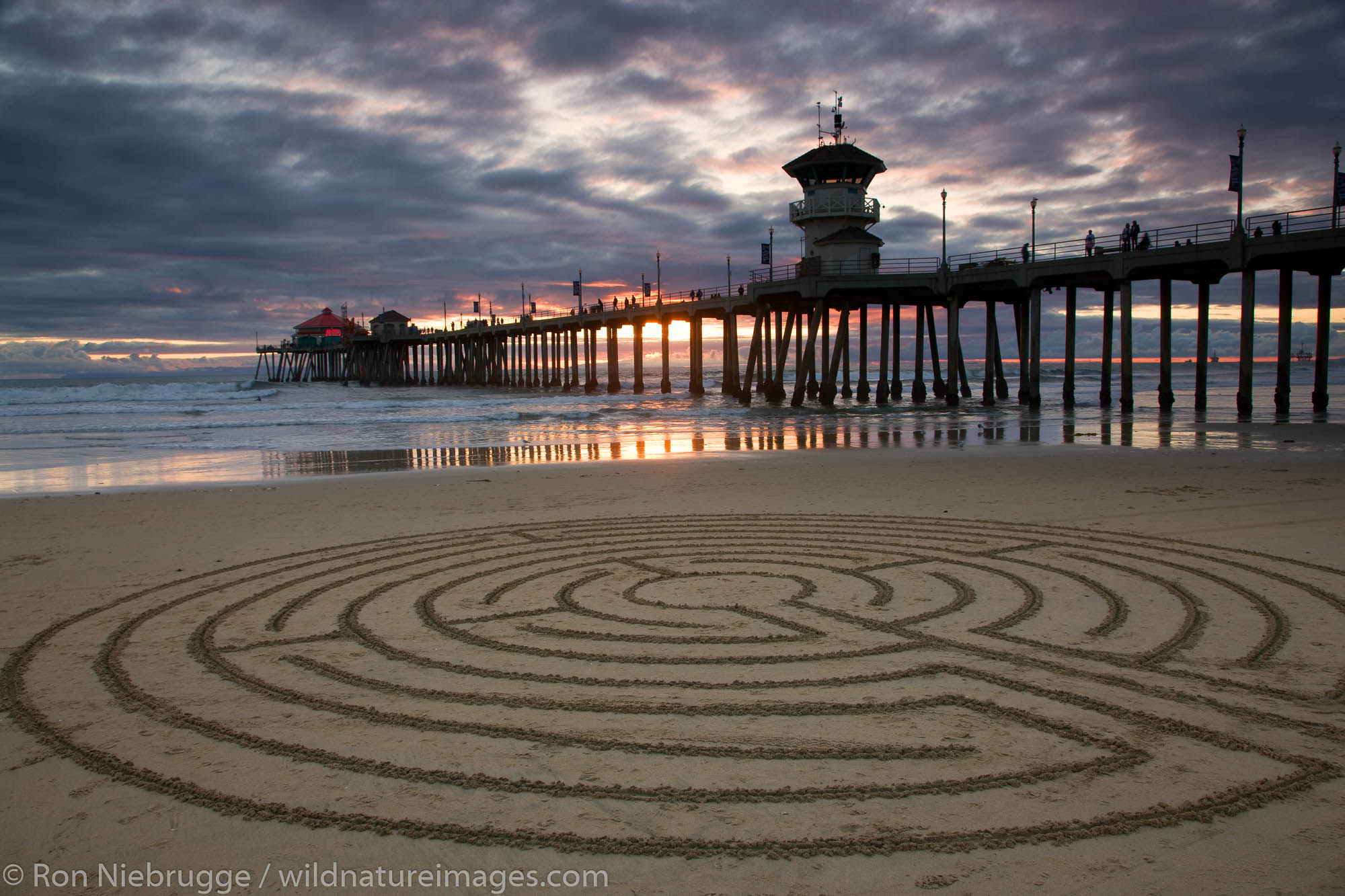 The Huntington Beach Pier, Huntington Beach, Orange County, California.