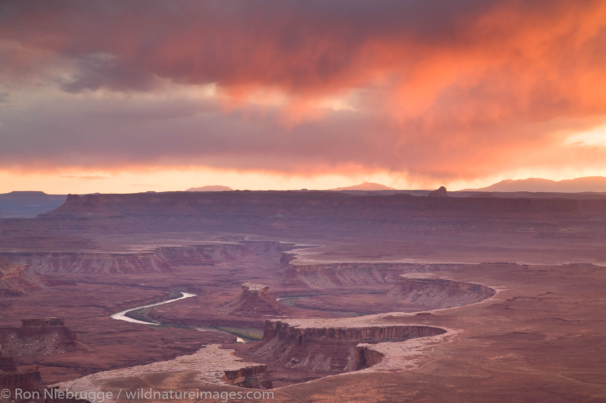 Green River Overlook, Island in the Sky District, Canyonlands National Park, near Moab, Utah.