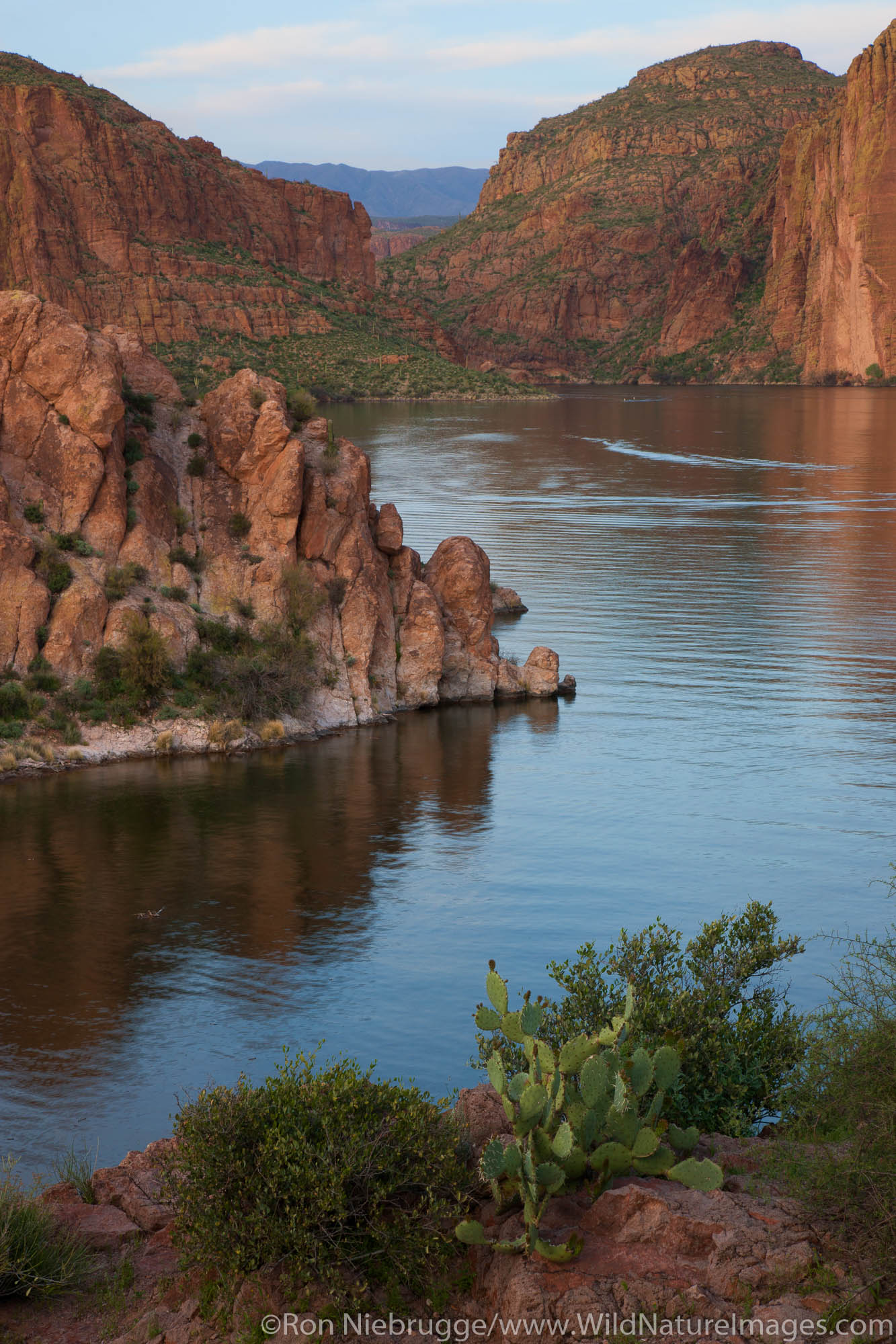 Canyon Lake and the Superstition Mountains along the Apache Trail, Tonto National Forest, East of Phoenix, Arizona.