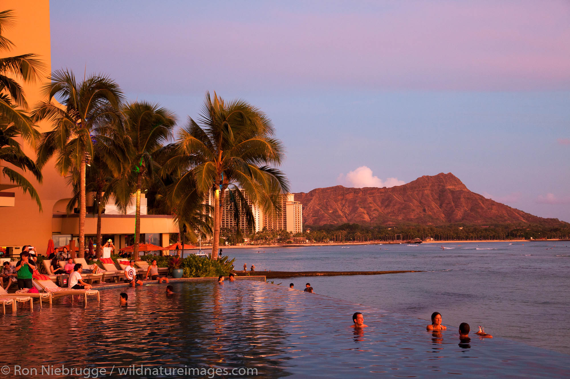 Sunset and the pool at the SheratonWaikiki, Waikiki Beach, Honolulu, Hawaii.