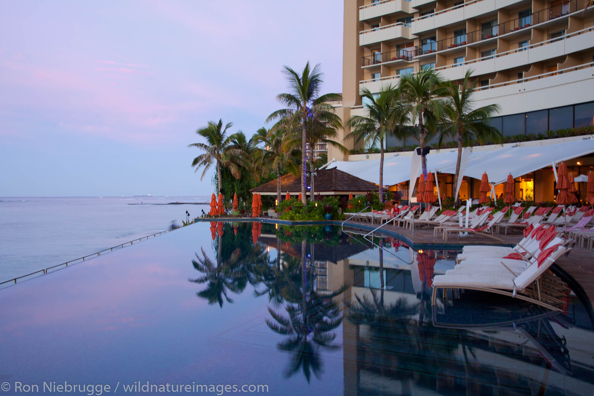 Pool at the Sheraton Waikiki, Waikiki Beachi, Honolulu, Hawaii.