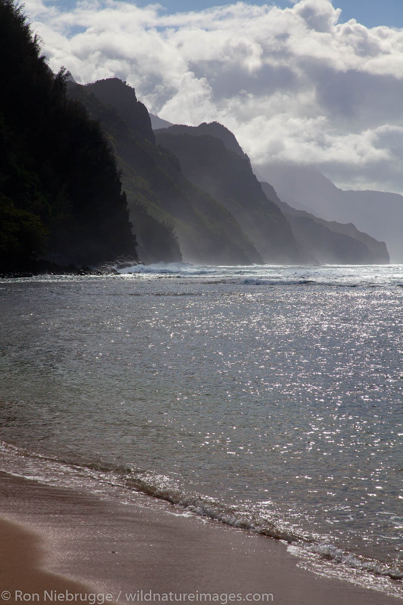 Na Pali Coast from Ke'e Beach, Kauai, Hawaii.