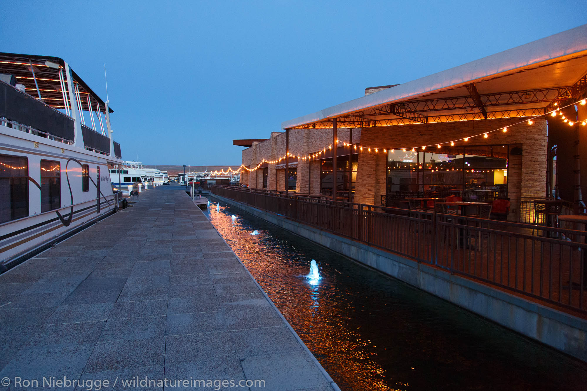Antelope Point Marina, Lake Powell, Glen Canyon National Recreation Area, Page, Arizona.