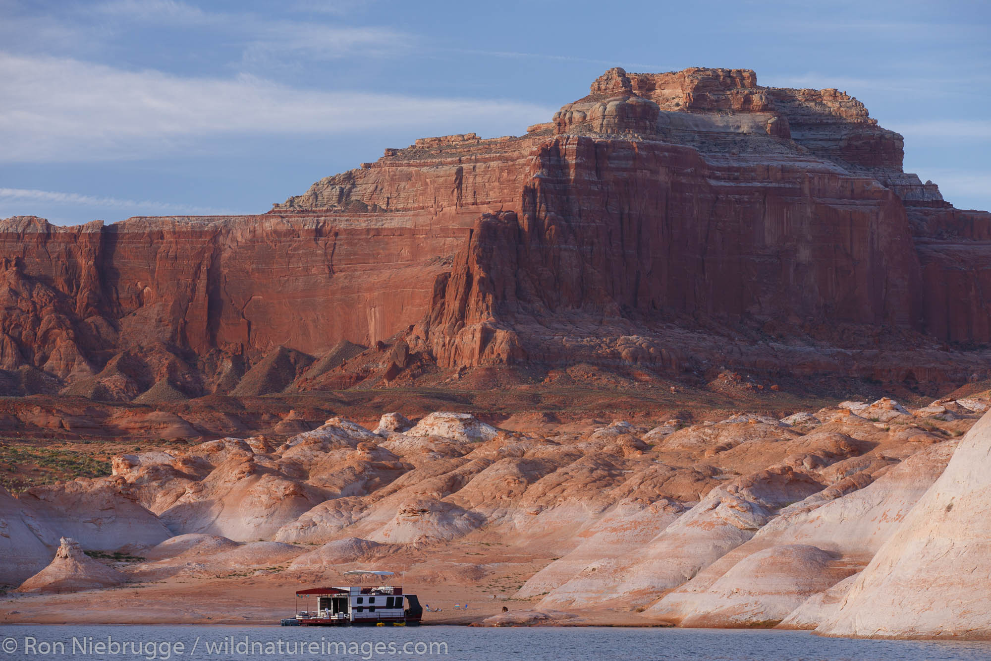 Houseboats on Lake Powell, Glen Canyon National Recreation Area, Page, Arizona.