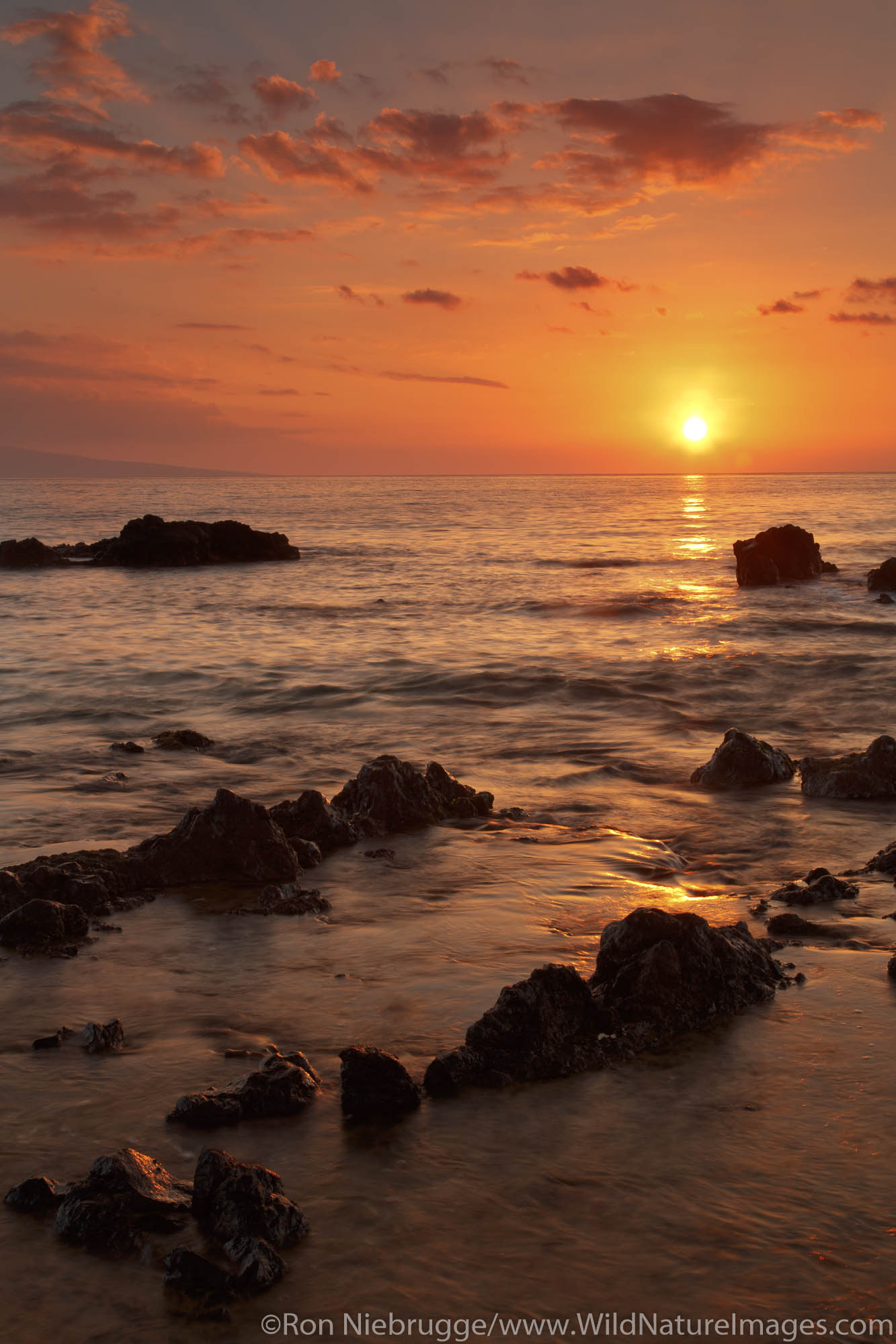 Sunset, Ulua Beach, Maui, Hawaii.