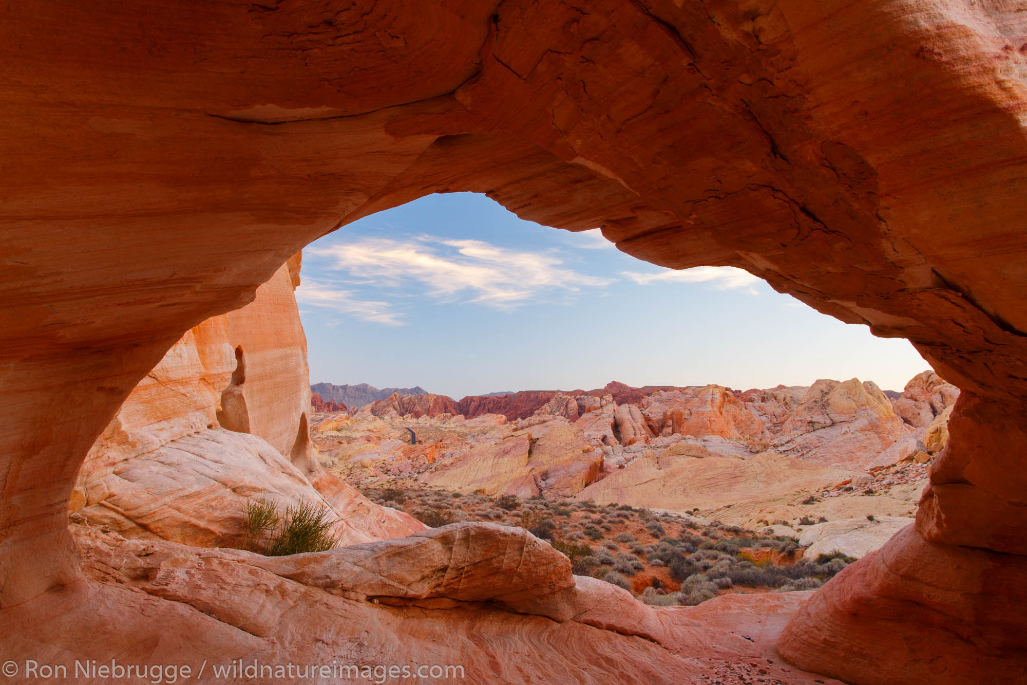 Arch rock, Valley of Fire State Park, near Las Vegas, Nevada.